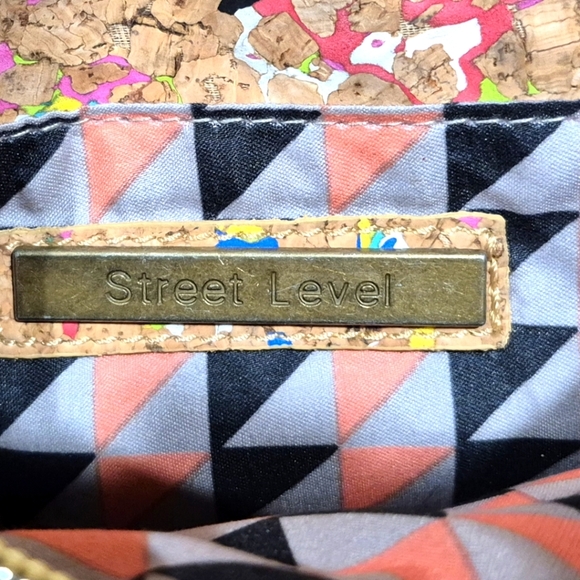 Street Level Multicolor Cork Crossbody Bag with Gold Chain - Picture 4 of 4